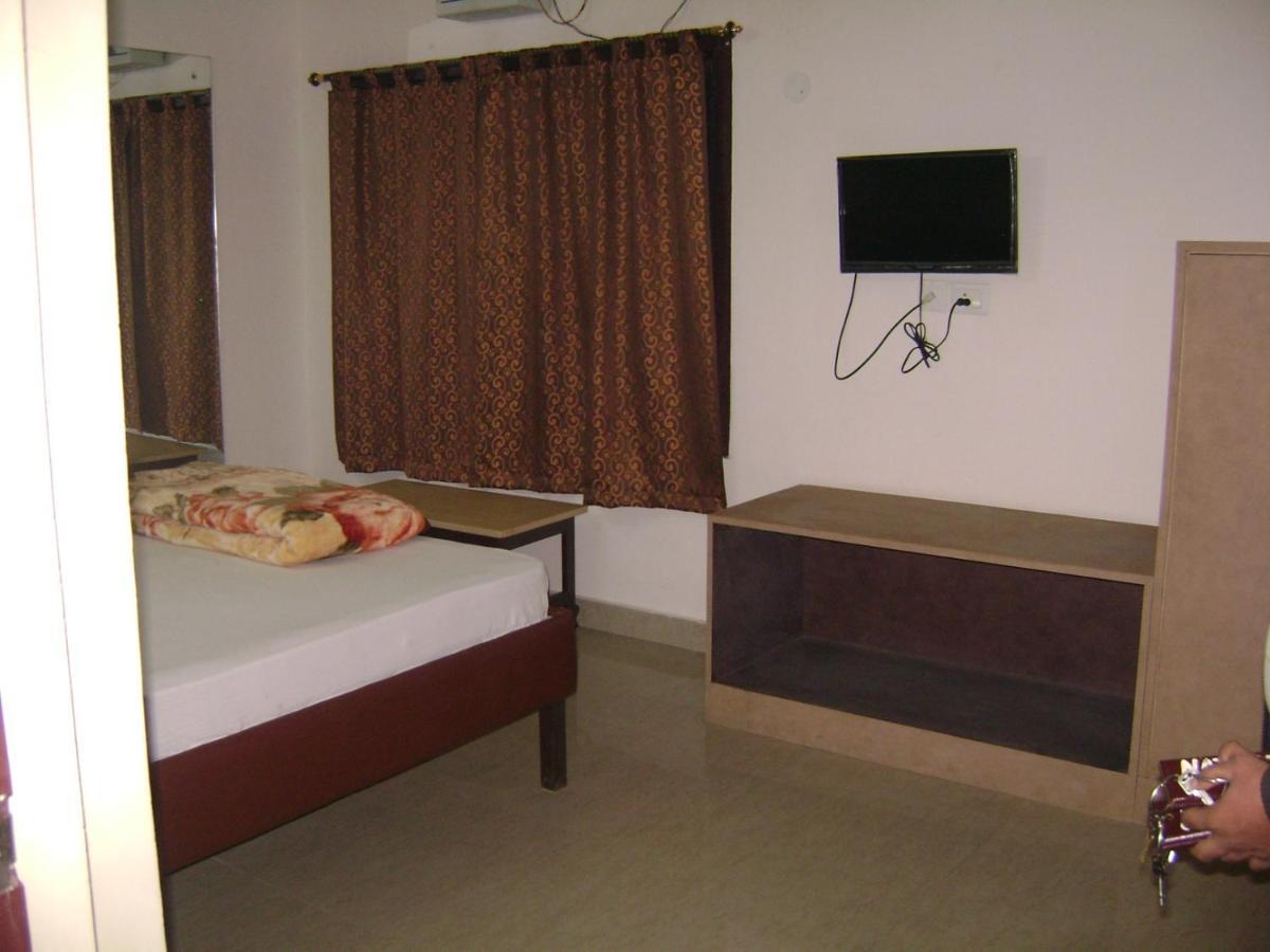 Natraj Hotel Darbhanga Extérieur photo